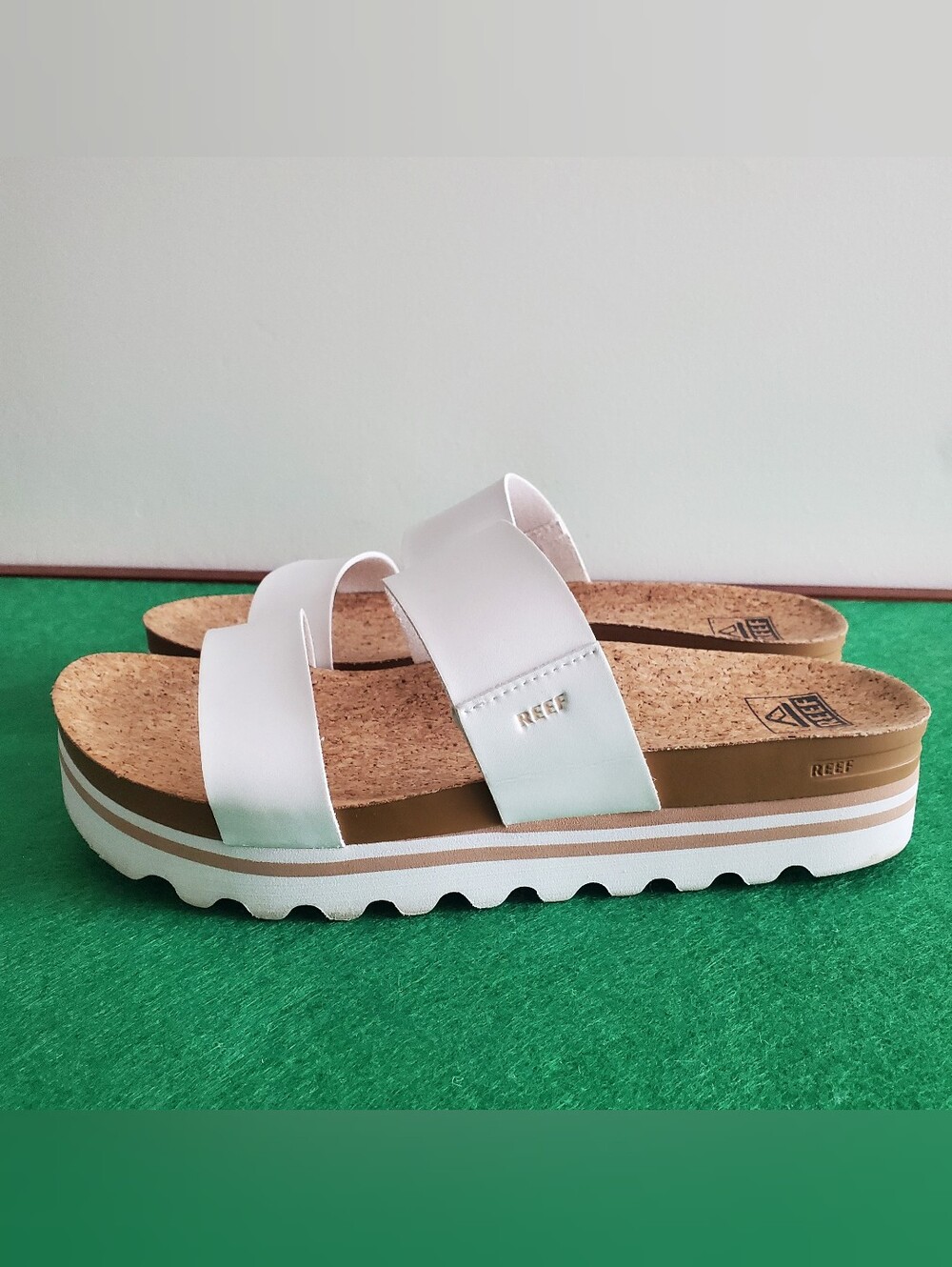 Reef Women's Cushion Vista Hi Sandals White Cork Size 10